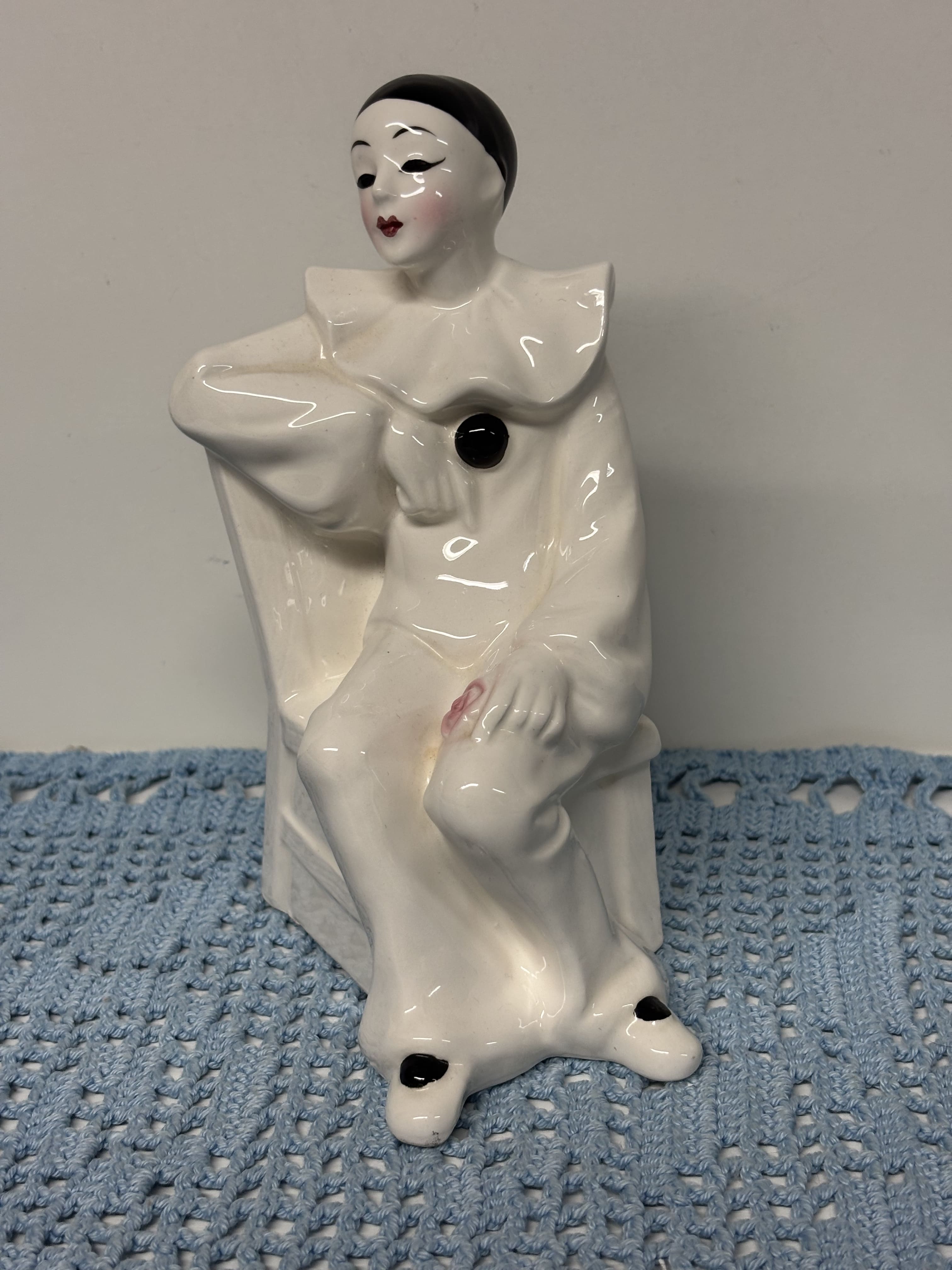 Porceliano klouno Pjero (Pierrot) statulėlė