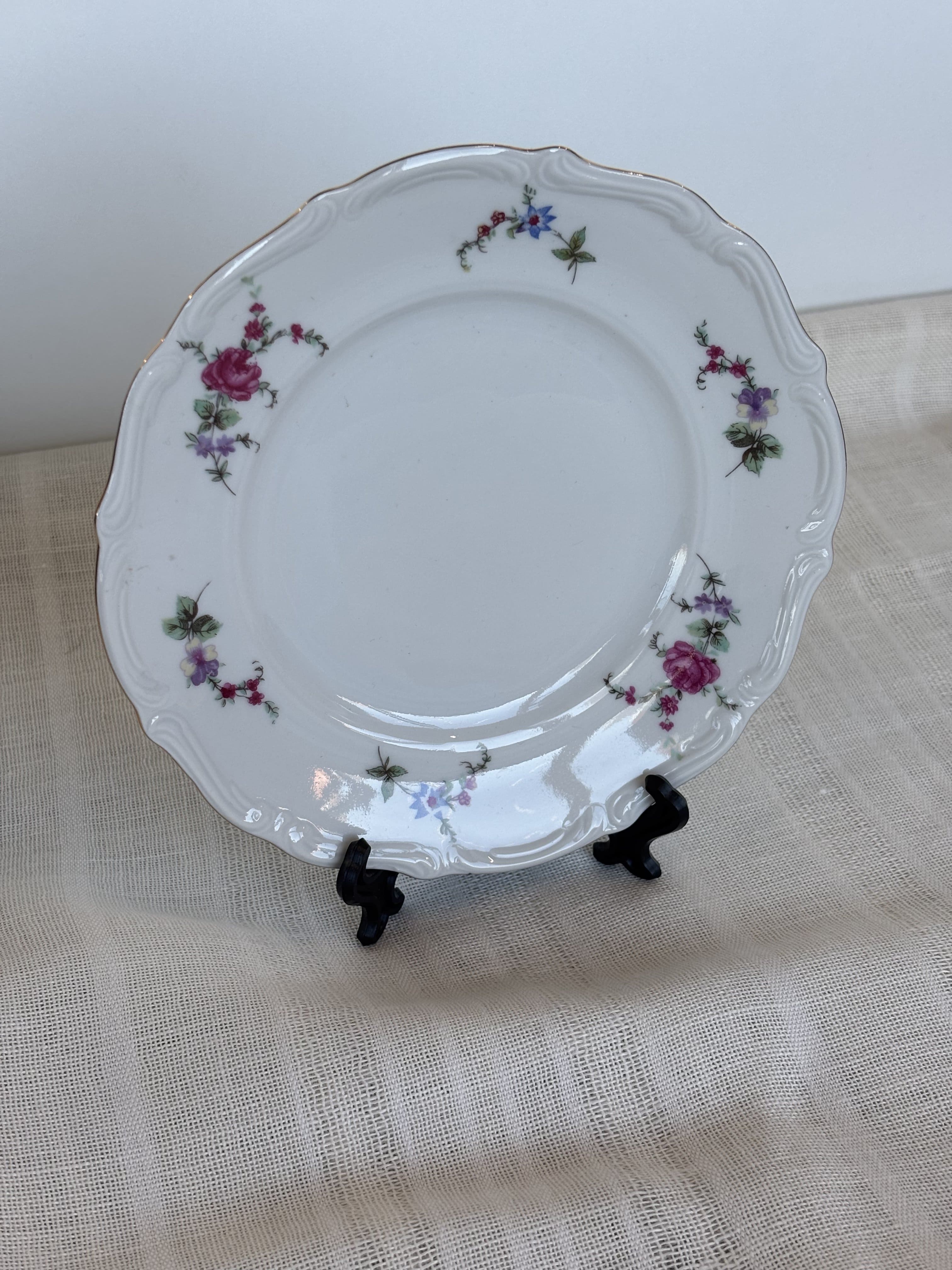 Vintažinė porcelianinė lėkštė „Sheraton Rose“