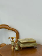 Onikso vazelė ir kriaušė