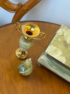 Onikso vazelė ir kriaušė