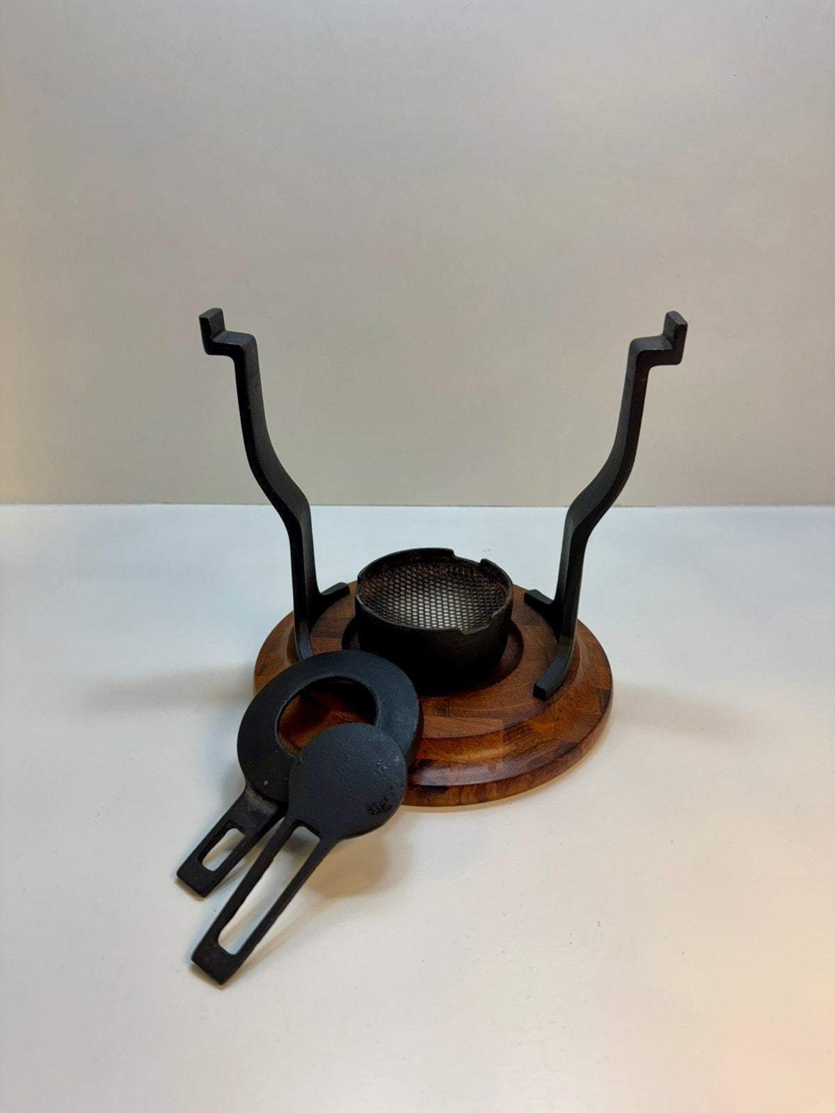 Fondiu ketaus puodas