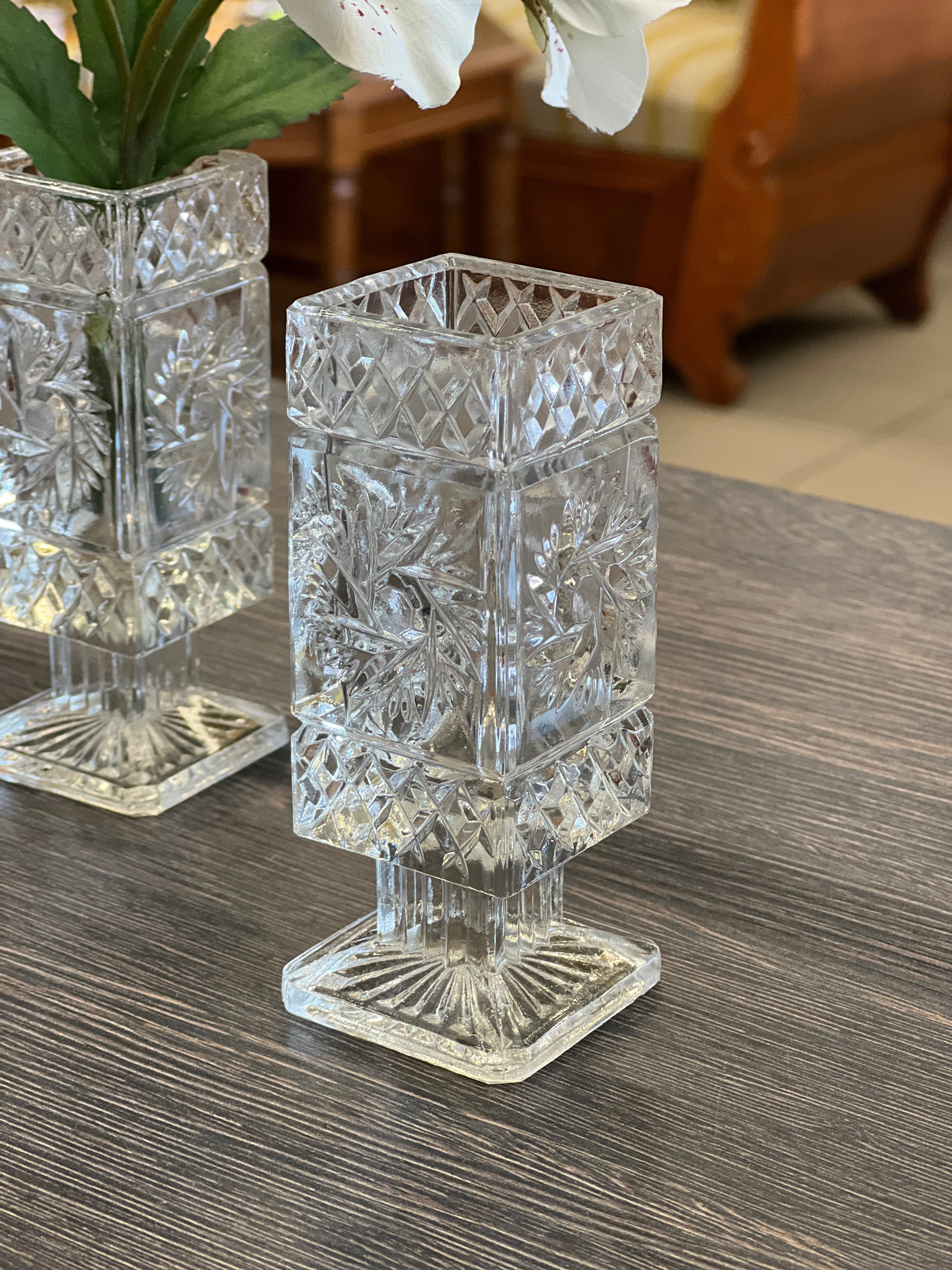 Skaidri krištolo vazelė