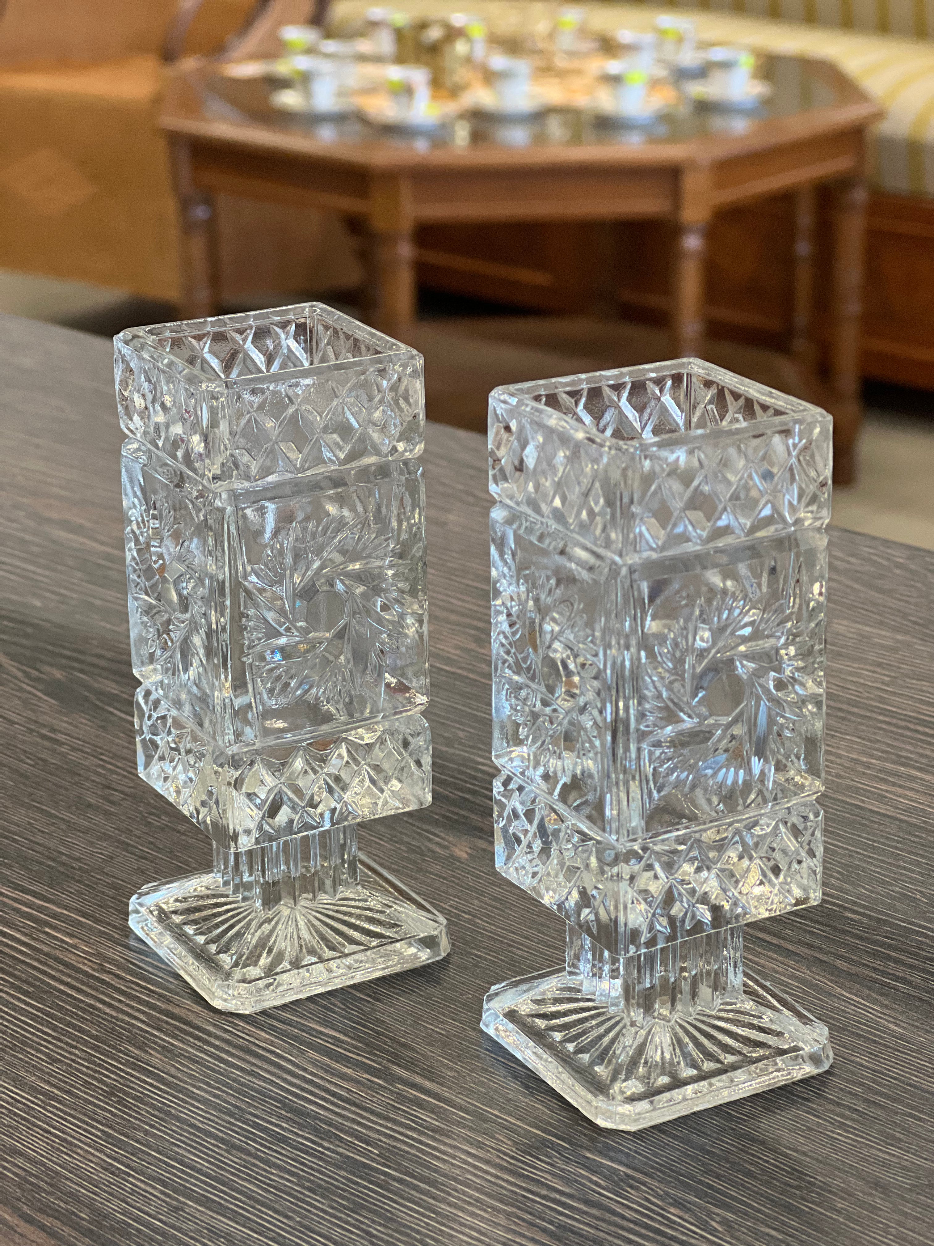 Skaidri krištolo vazelė