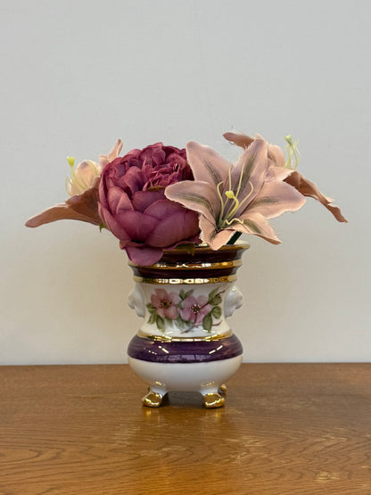 Porcelianinė vazelė gėlėms