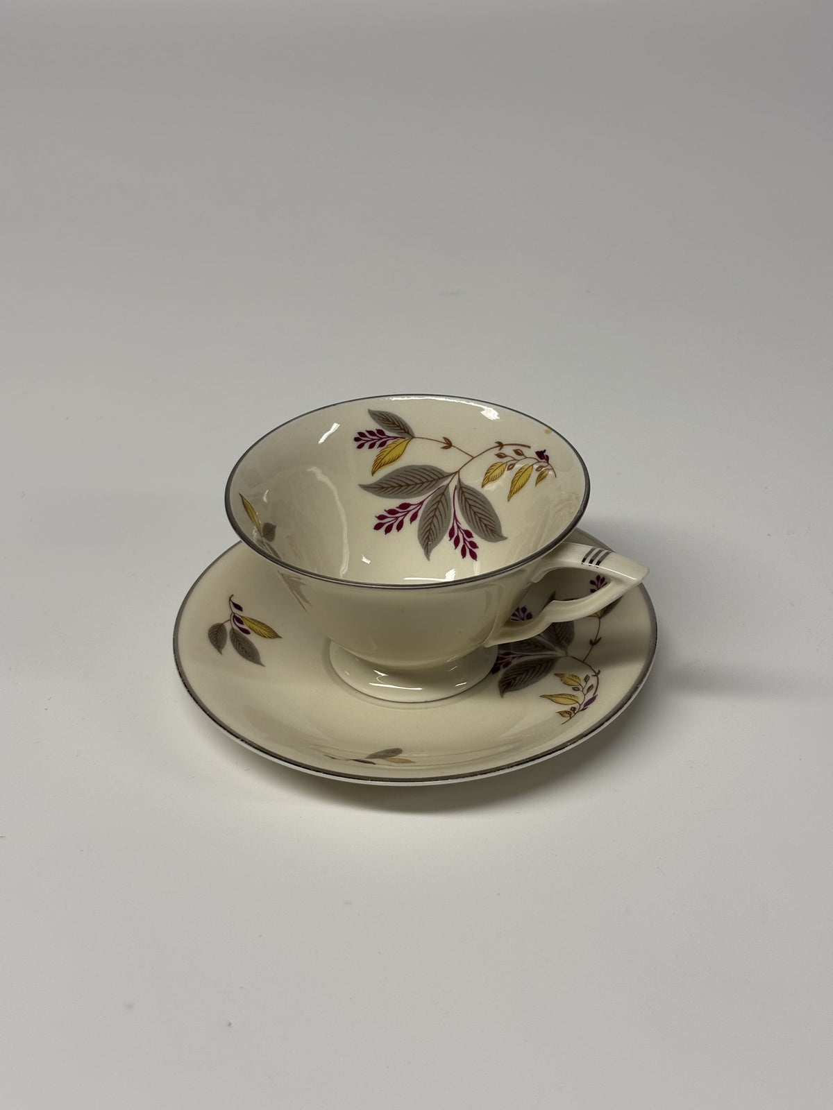 Vintažinis „Windsor Bone China“ puodelis su lėkštute