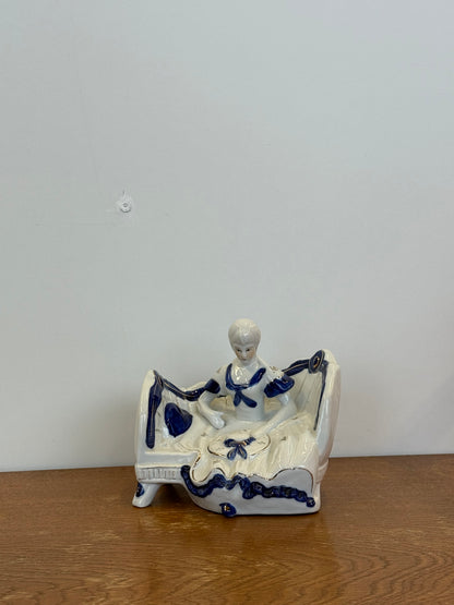 Vintažinė porcelianinė statulėlė