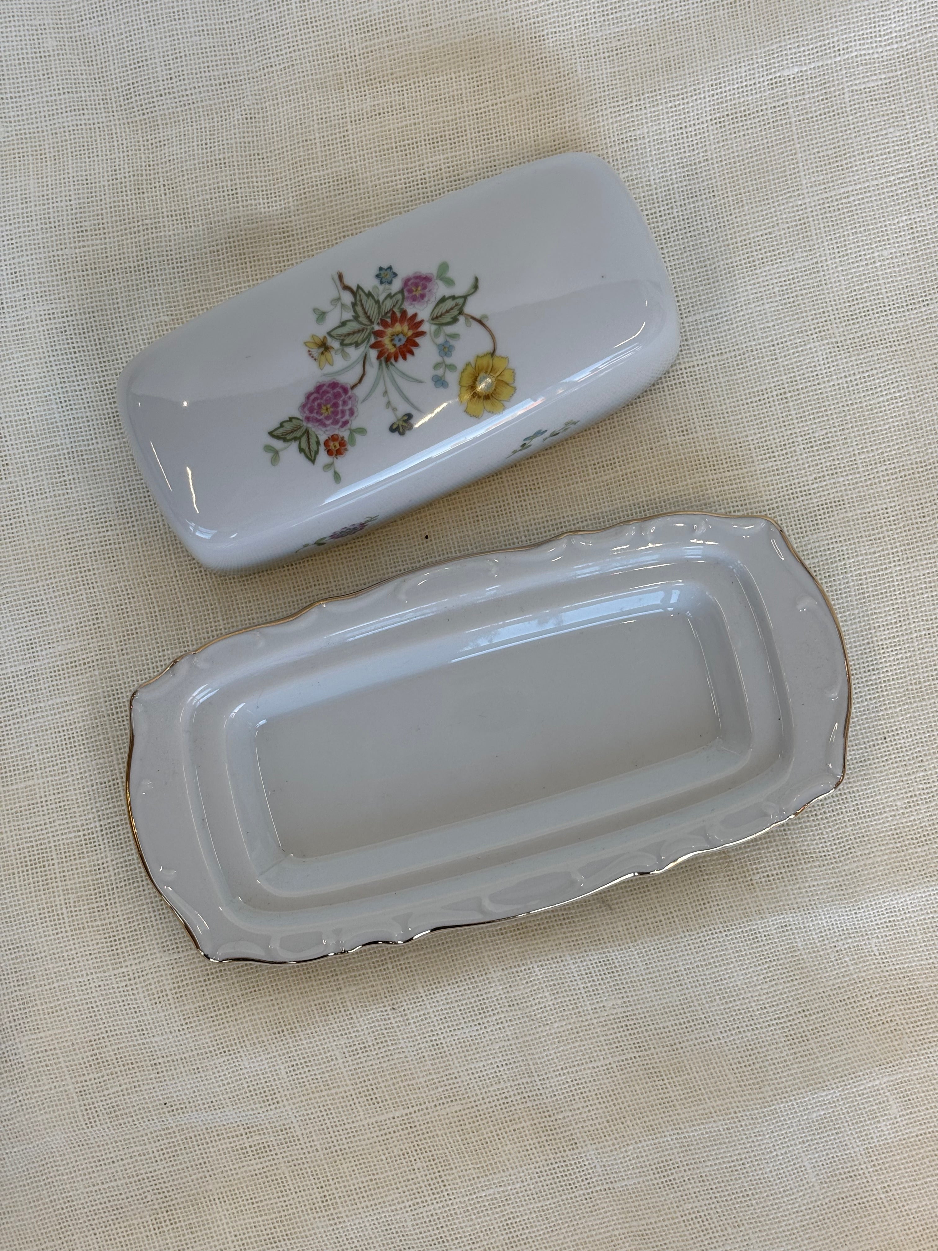 Japoniško porceliano sviestinė