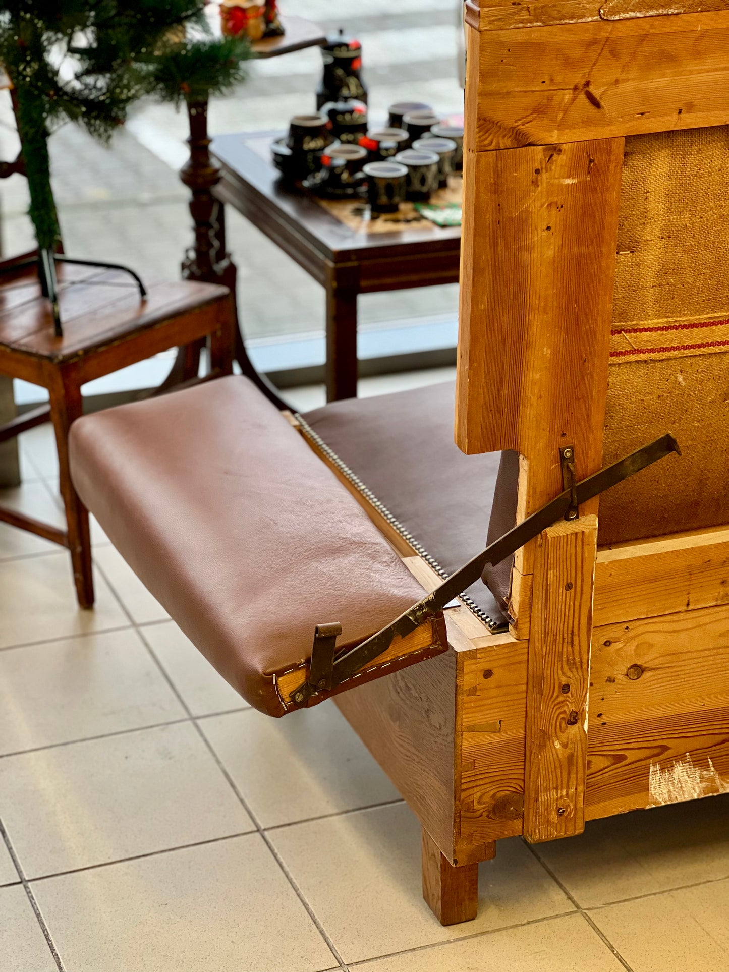 Senovinis restauruotas suolas