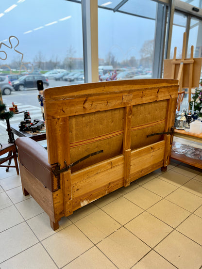 Senovinis restauruotas suolas