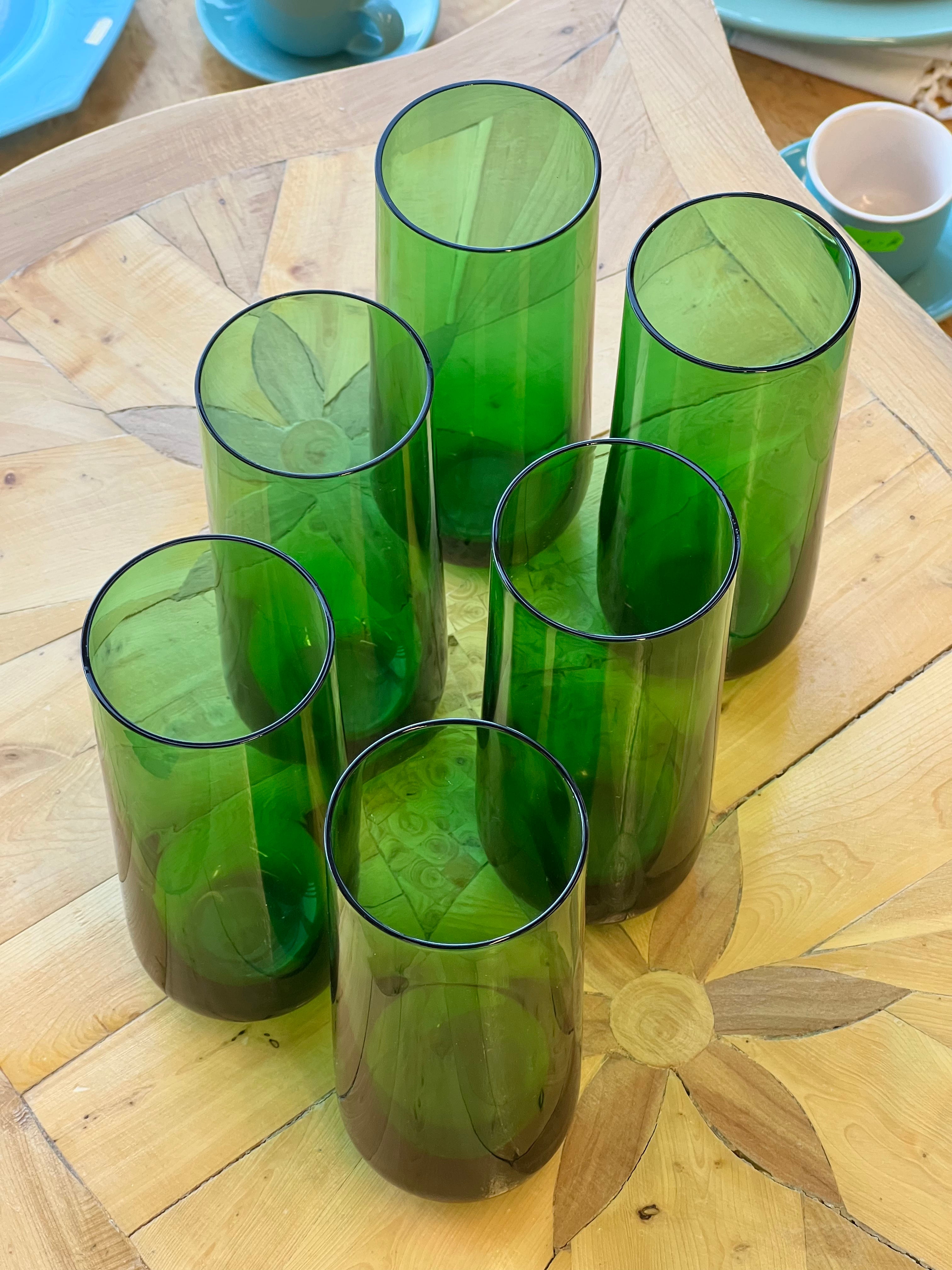 Žalios spalvos stiklinės
