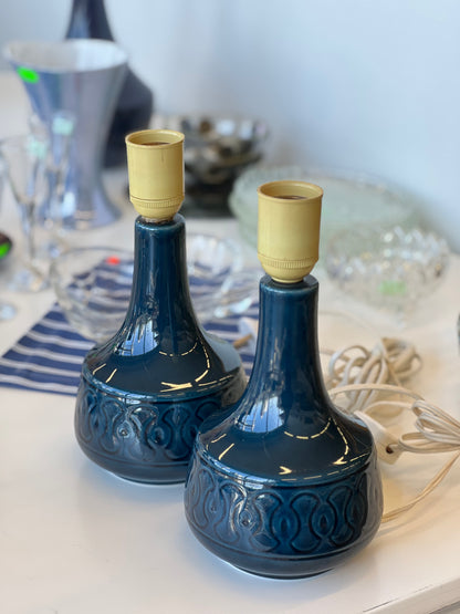 Mėlynas stalinis šviestuvas