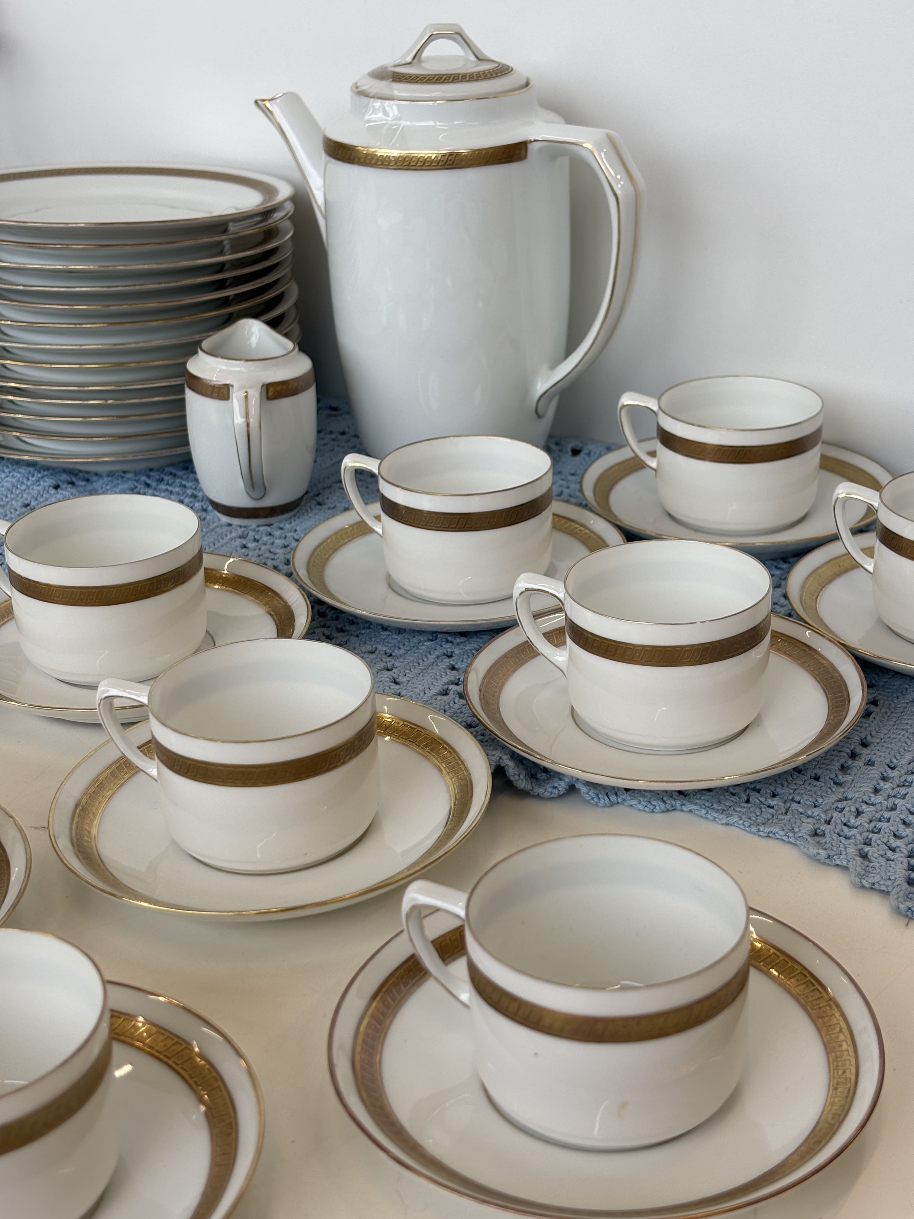 „Royal Doulton Harlow“ kaulinio porceliano servizas