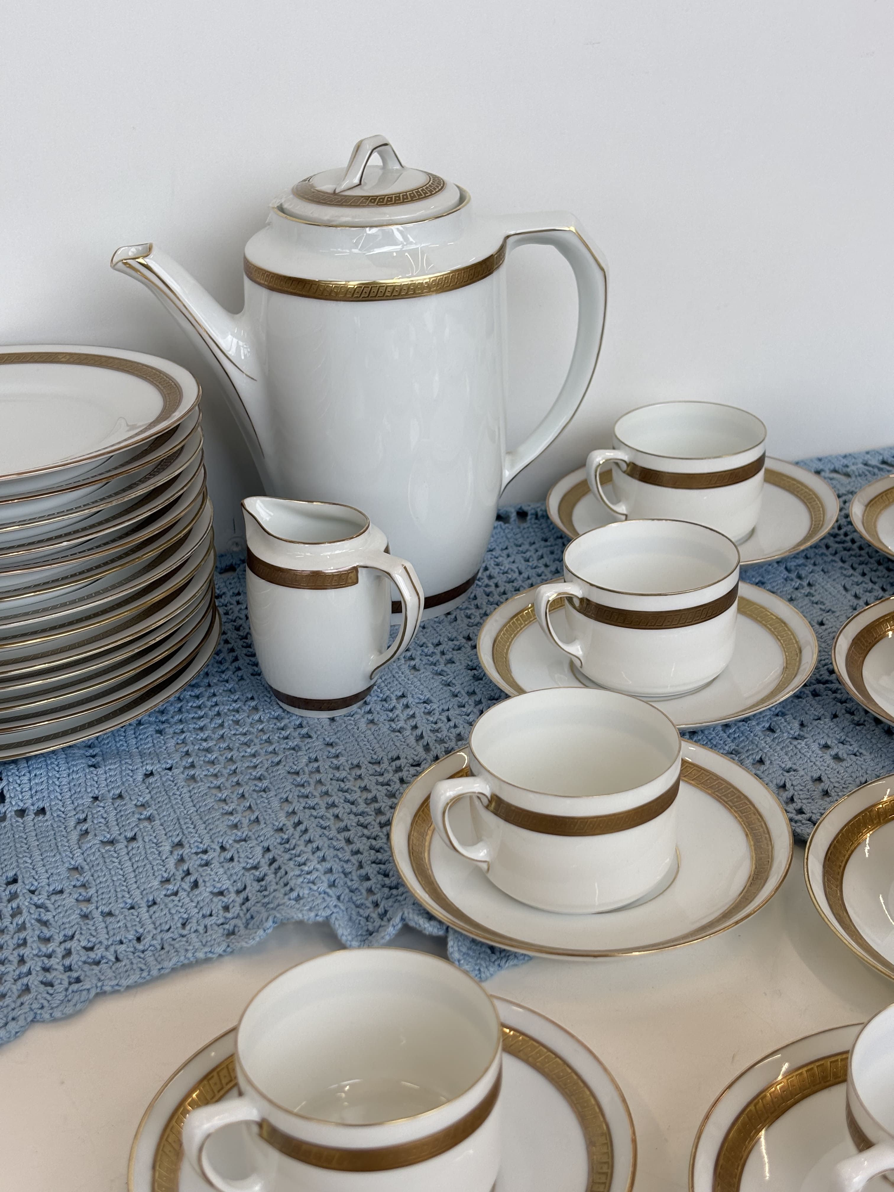„Royal Doulton Harlow“ kaulinio porceliano servizas