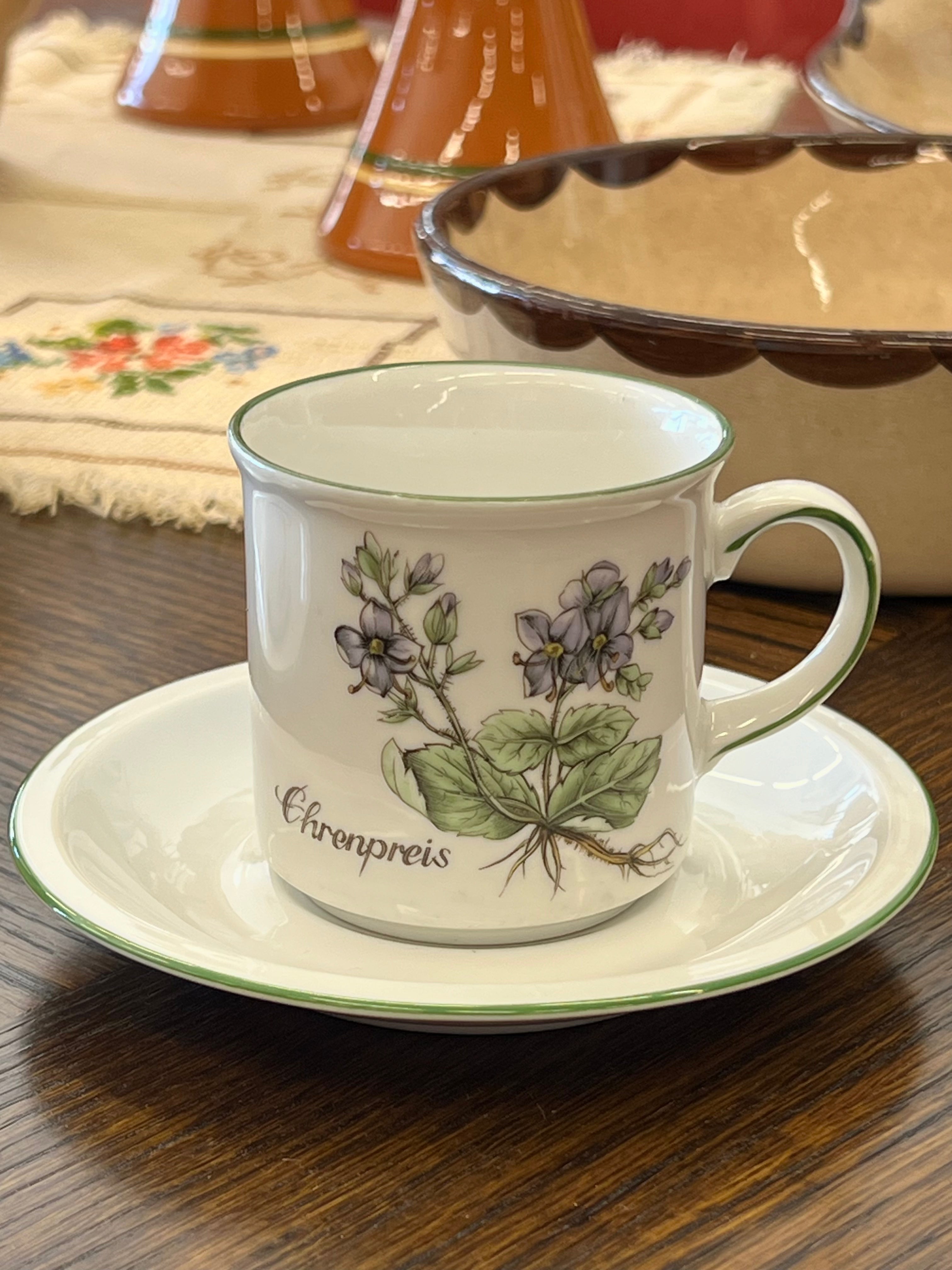 Porcelianiniai puodeliai