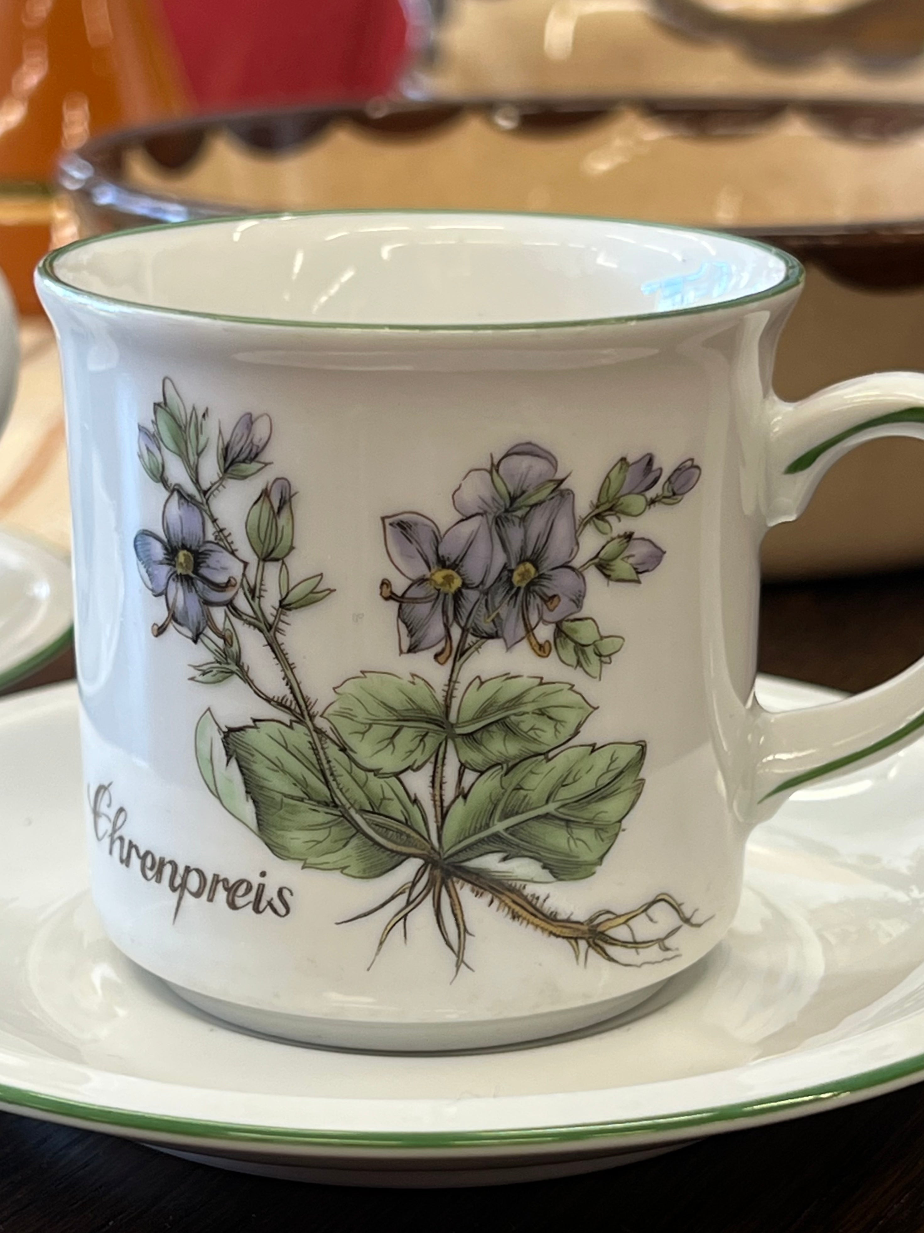 Porcelianiniai puodeliai