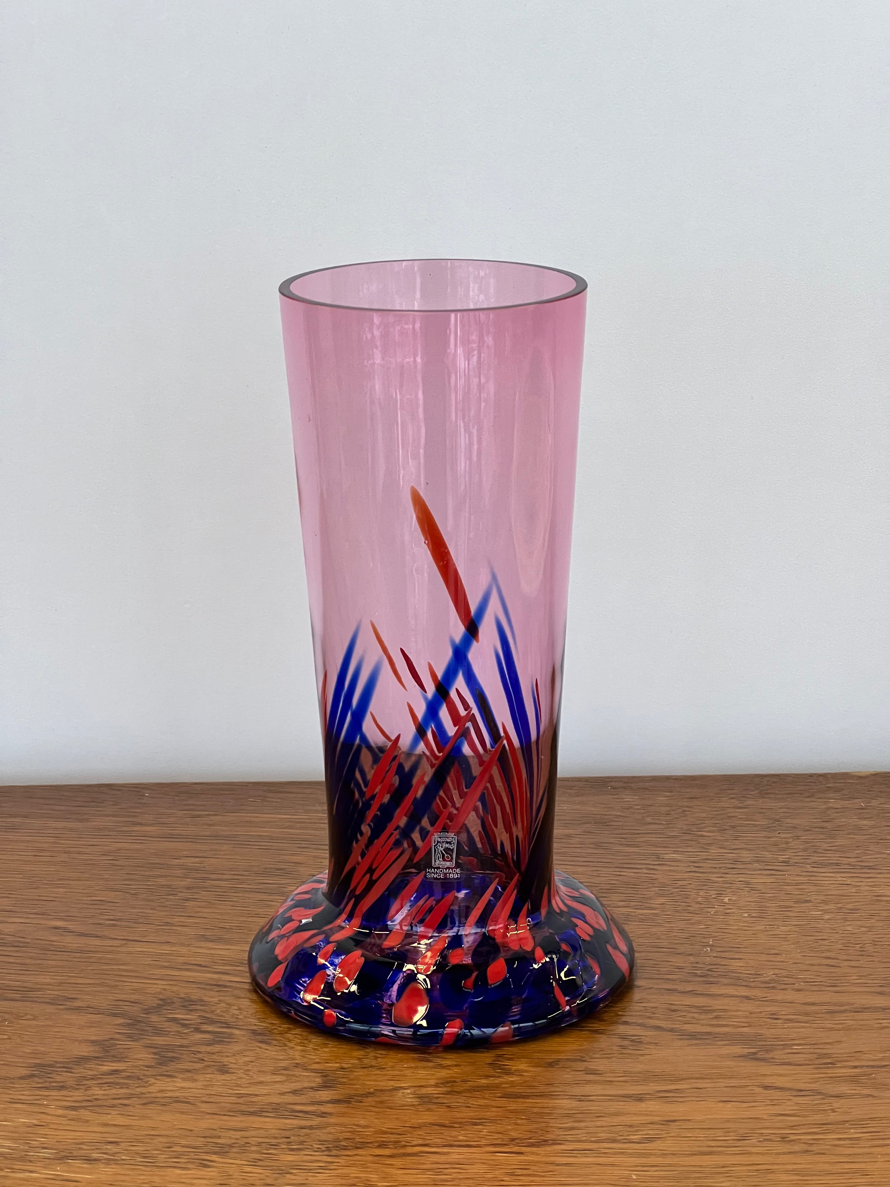 Stiklinė rankų darbo vaza