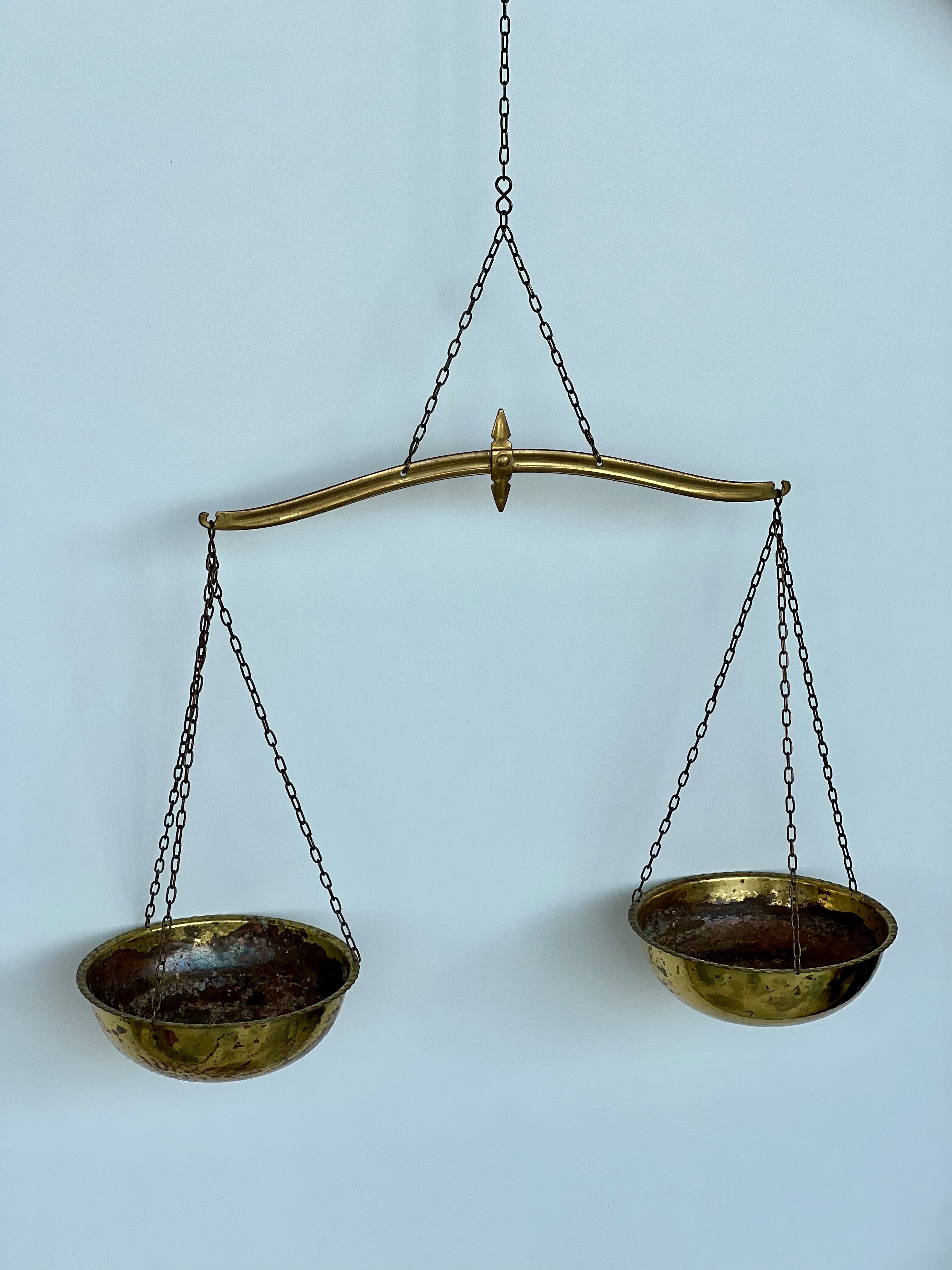 Žalvarinės svarstyklės