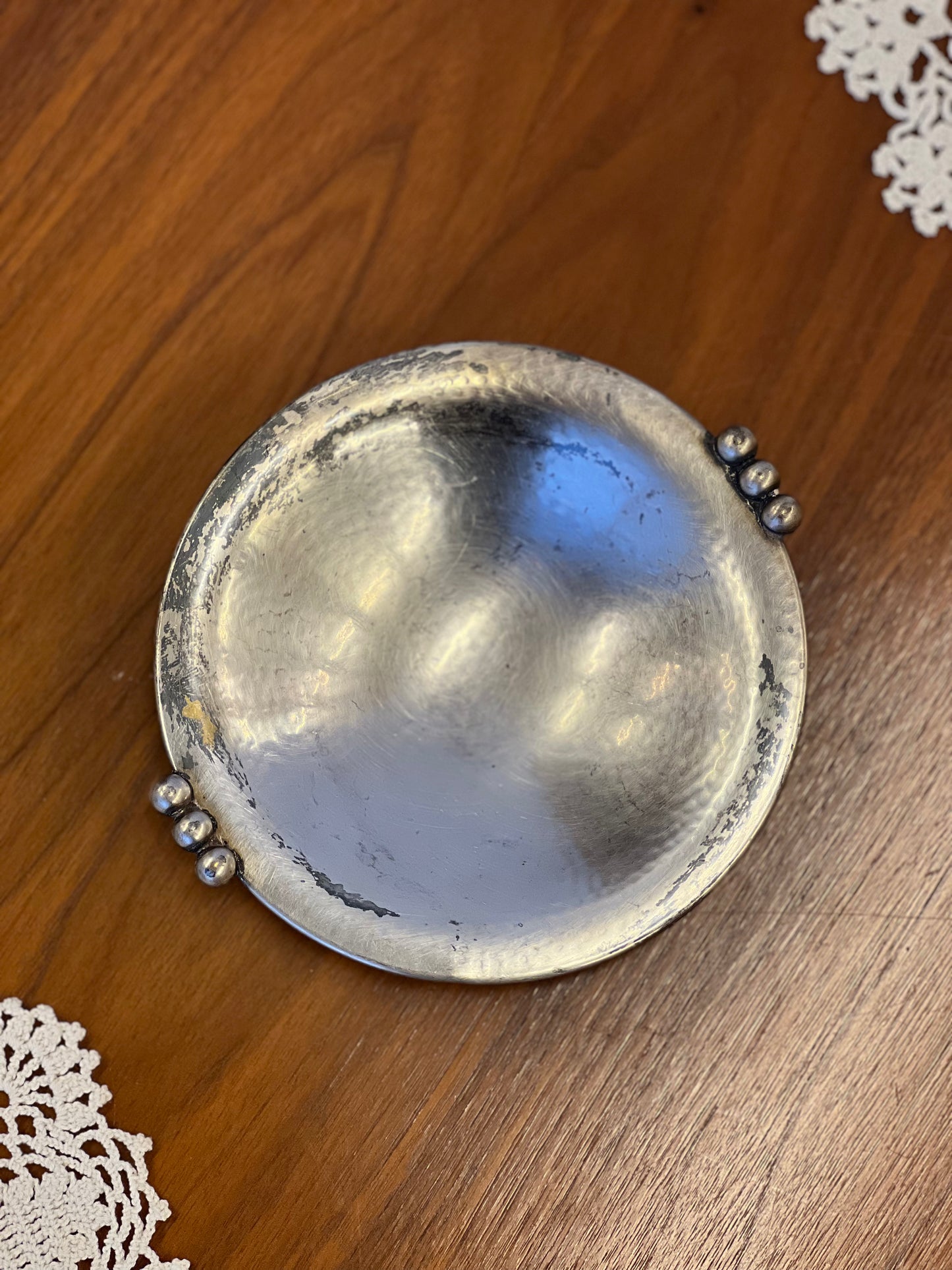 Metalinė dekoratyvinė lėkštė