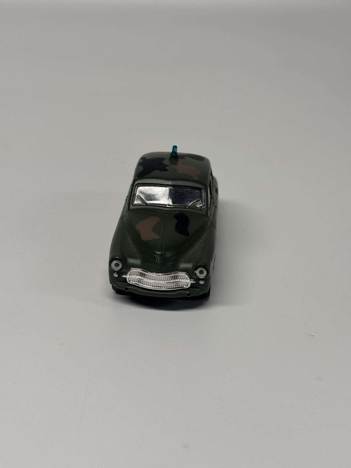 Modelis FSO Warszawa M-20 karinė greitoji pagalba