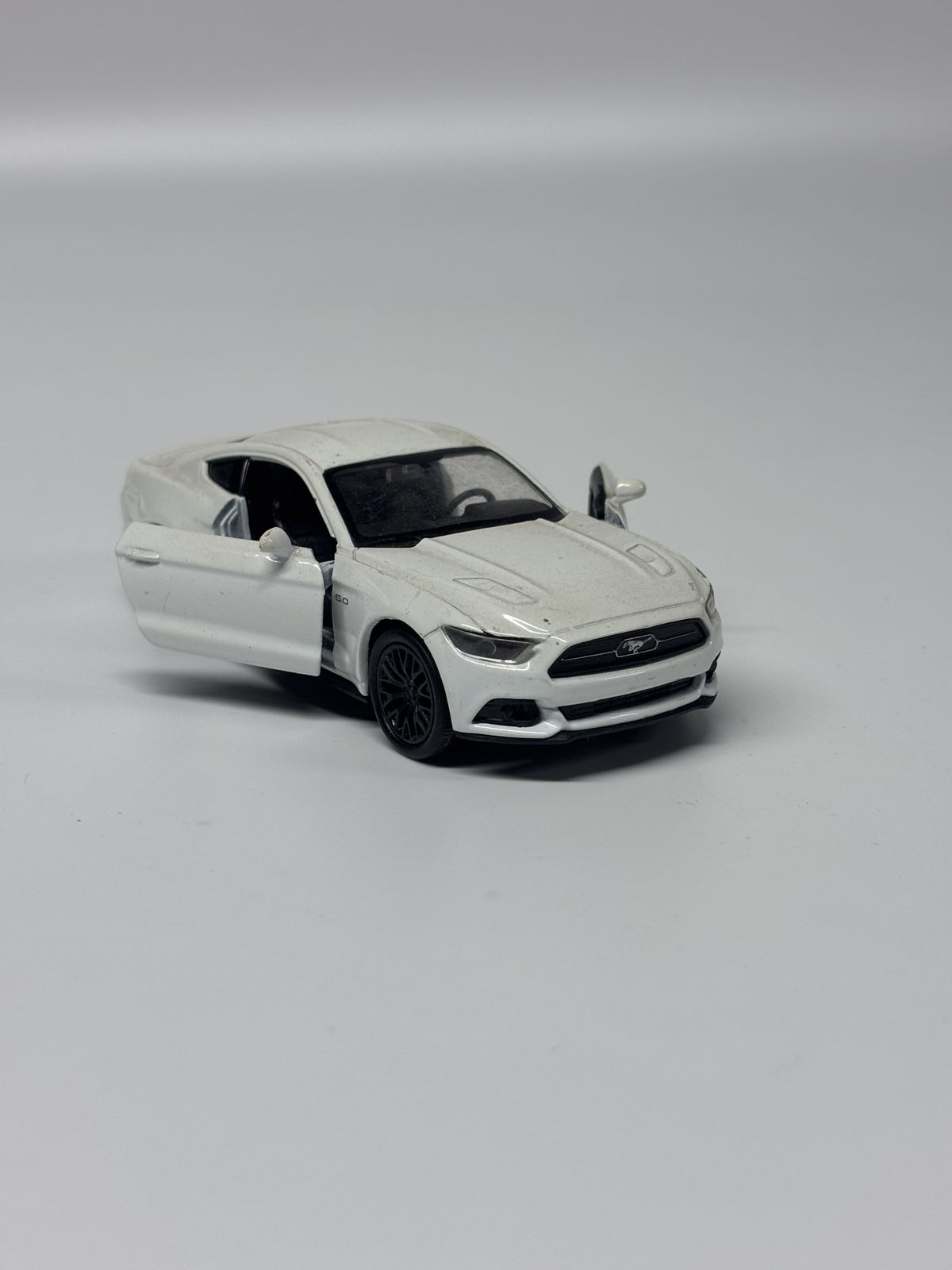 Kolekcinis modeliukas 2015 Ford Mustang GT