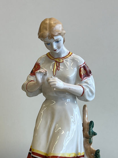 Porcelianinė statulėlė