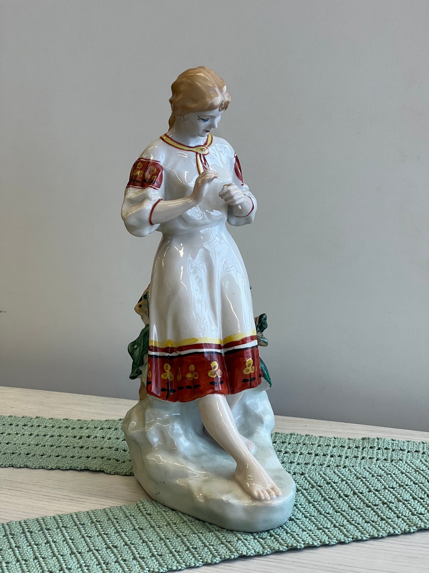 Porcelianinė statulėlė