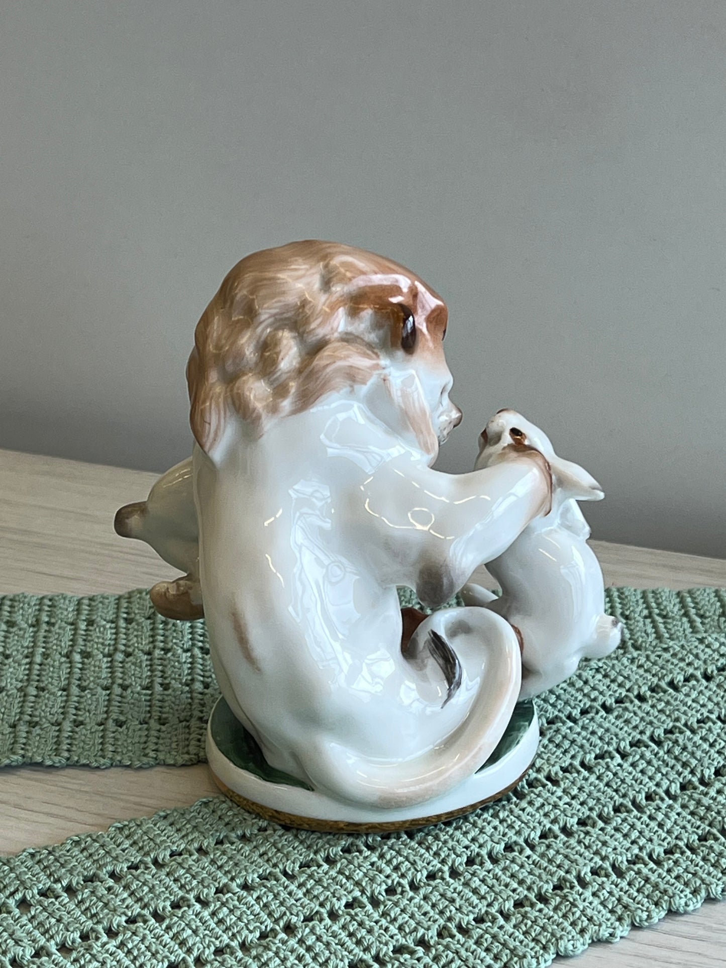 Vintažinė Lomonosovo porceliano figūrėlė „Liūtas ir zuikis“