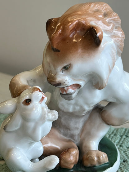 Vintažinė Lomonosovo porceliano figūrėlė „Liūtas ir zuikis“